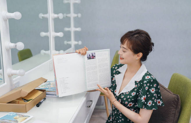 眼前一亮!孙俪久违长发造型曝光,穿碎花裙笑容温婉