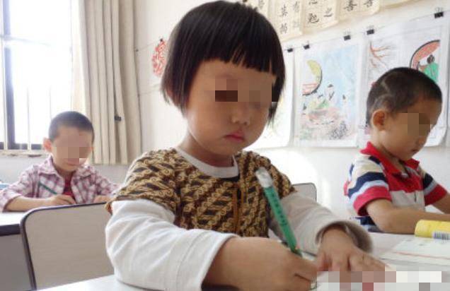 幼儿园“超前教育”危害，孩子上二年级后才开始爆发，家长要三思