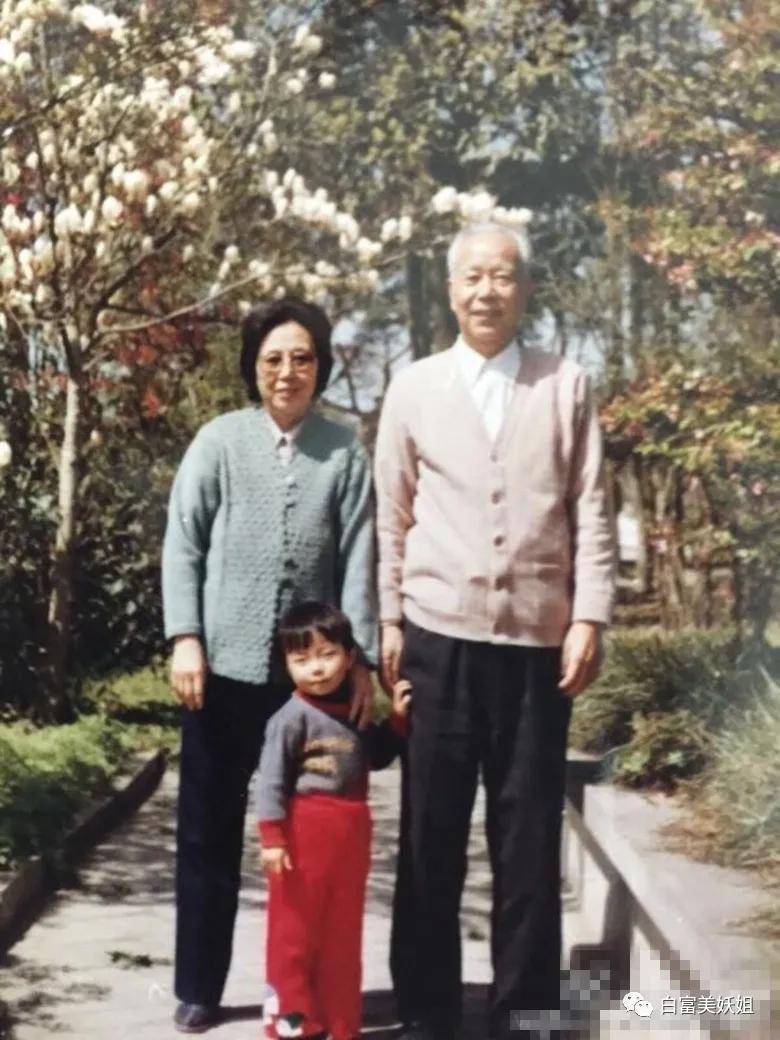 京城|晚晚唯一不敢艳压的女人！说她是京城第一名媛没人反对吧？