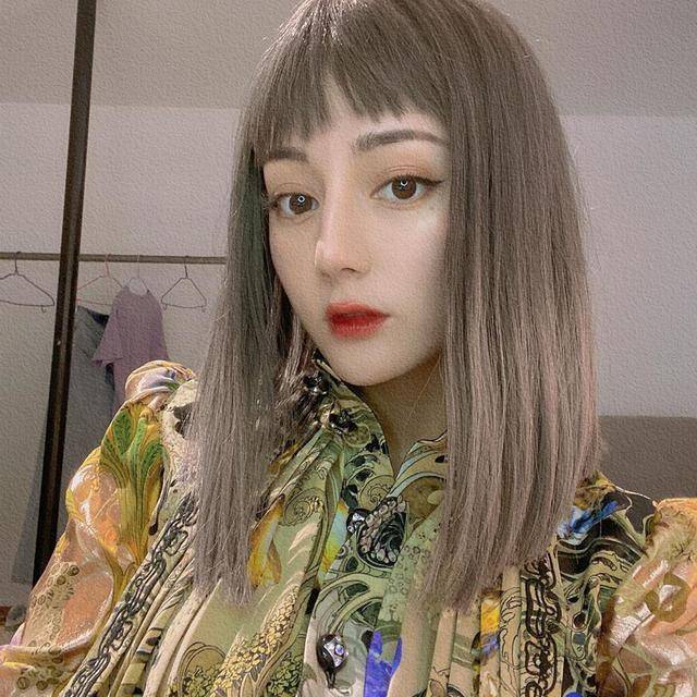 二次元|迪丽热巴二次元自拍，长得好看就是任性呀