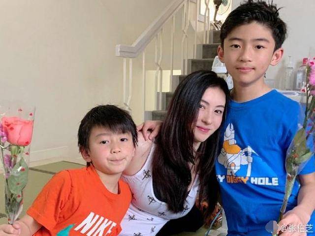 Marcus|张柏芝三胎没白疼，帮亲妈带货相当乖巧，无意中露出小肉脸