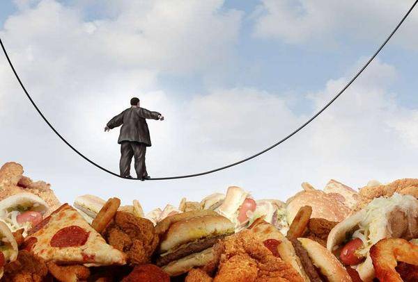 糖尿病的“祸根”终于揪出来了，医生提醒：4种不甜的食物，再爱吃也要忍住