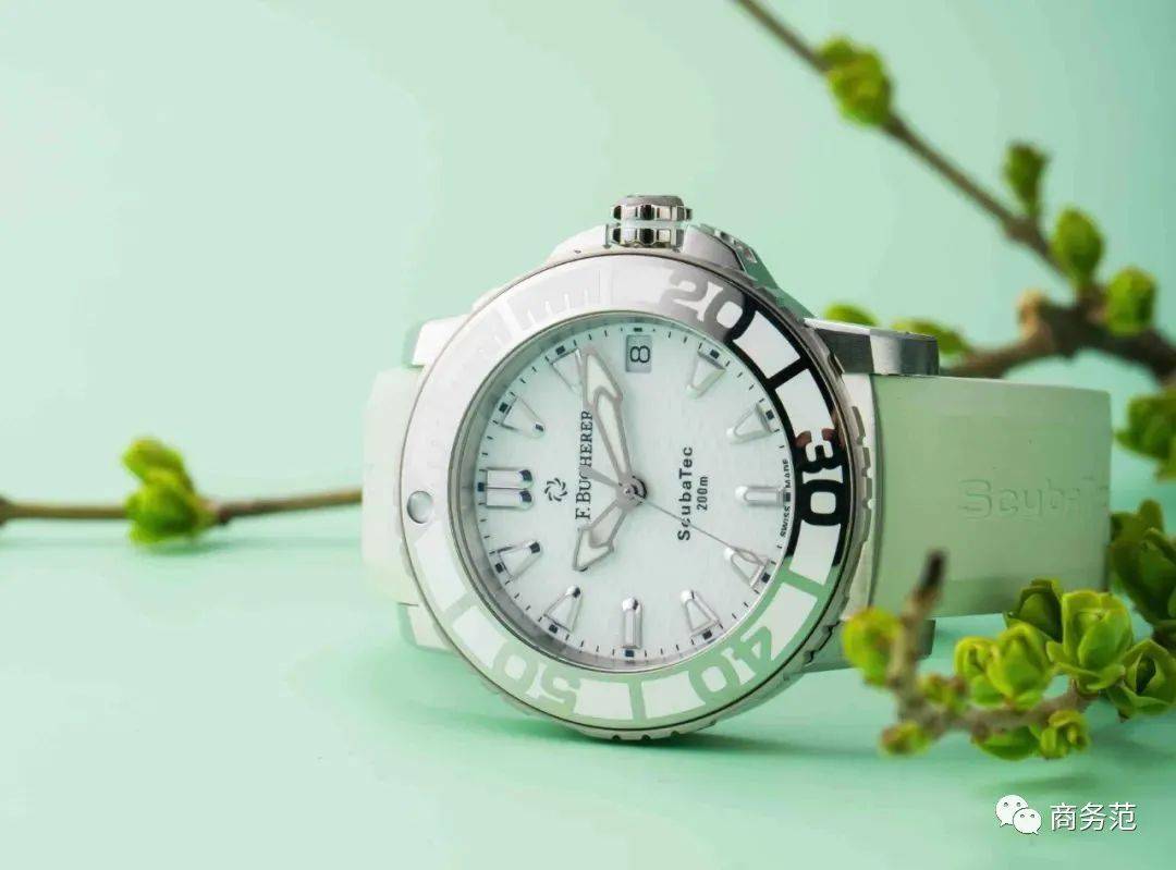 绿色|夏天，男人手上得戴点绿