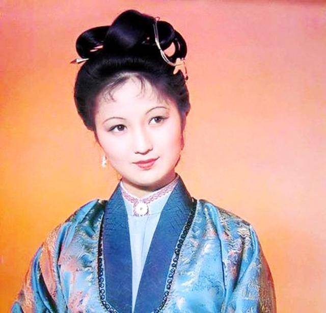 平儿做贾琏通房多年为何没能生下一儿半女,她曾对贾琏说出内情