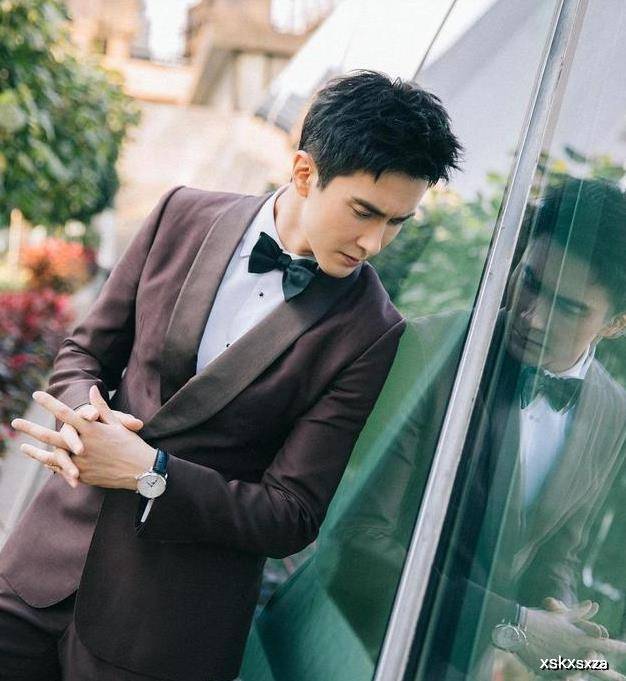 原创东华帝君高伟光穿黑皮衣演绎成熟男人魅力,多图快点进来看看吧!