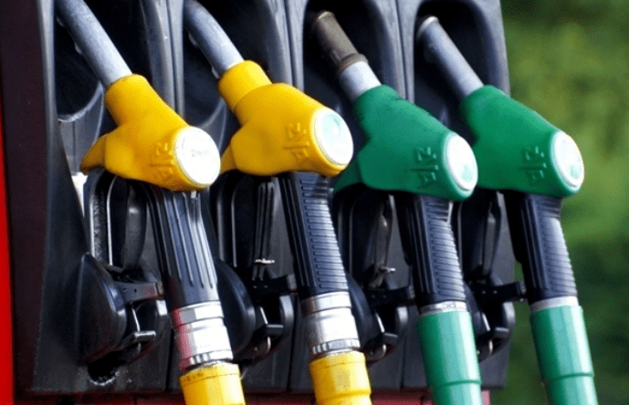 汽车|暗夜追光2020车市半年谈 | 油价大幅下跌 短期助推汽车类消费增长