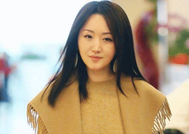 杨钰莹第一次上央视时，央视的编播人员被她的