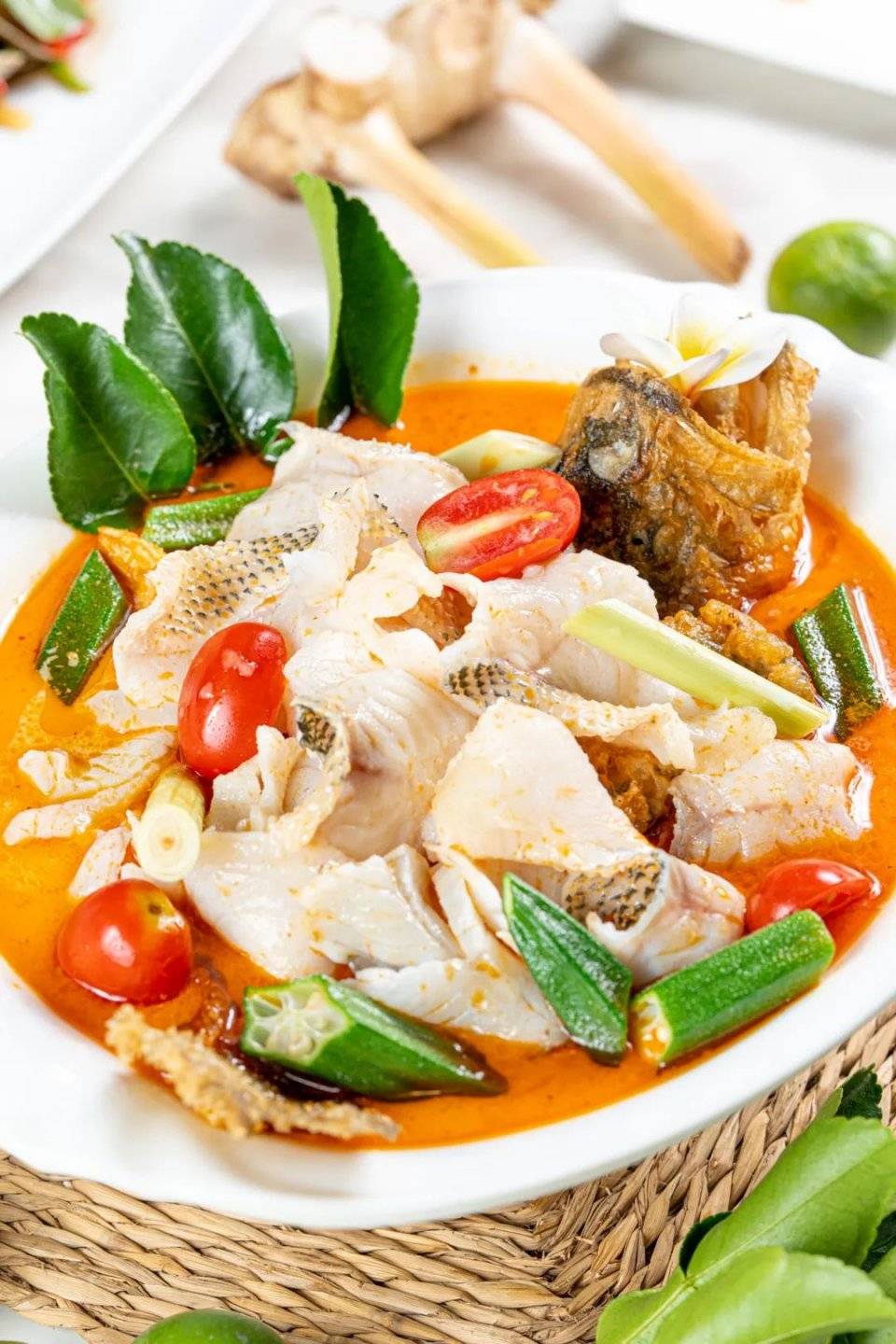 烧烤|打卡海鲜刺身、炭火烤串，凌晨2点还爆满！开在天台的烧烤档