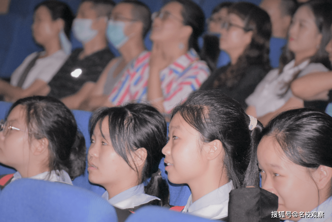 为梦想加冕，向未来启航！乐至博骏公学小学2020届毕业典礼隆重举行！