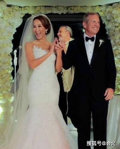 长发|原创李玟悲观发文引猜测！长发剪短称解脱了，和外籍老公半年未同框？