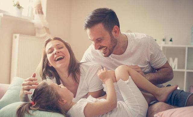 “责任分散”效应点醒父母：家里只有一个娃，晚年往往过得更幸福
