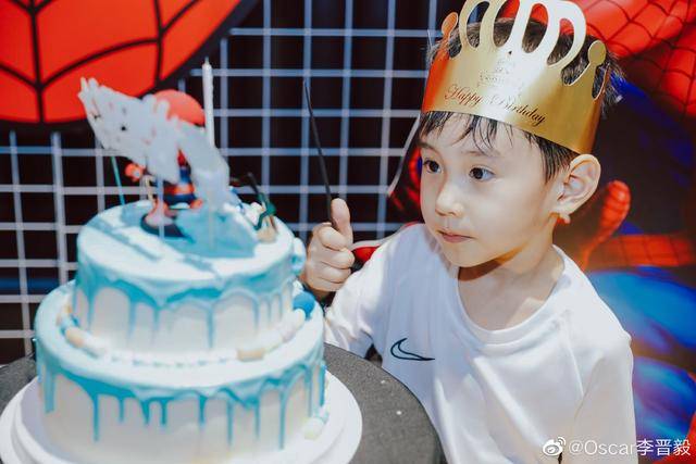 38岁主持人李晨三胎已生？老婆深夜晒照有深意，