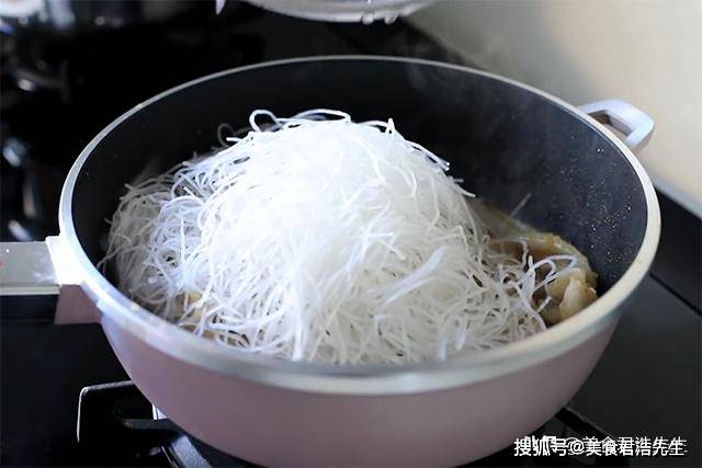 韭菜|粉丝根根分明、不粘锅炒粉丝总是黏成一团？多加这个步骤