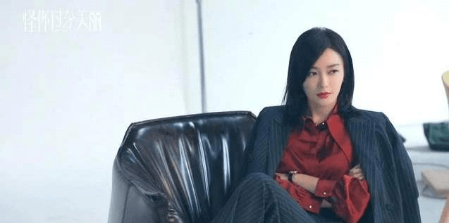 服装|贫困女穿大牌、演员营销私服，现代剧服装造型听谁的？