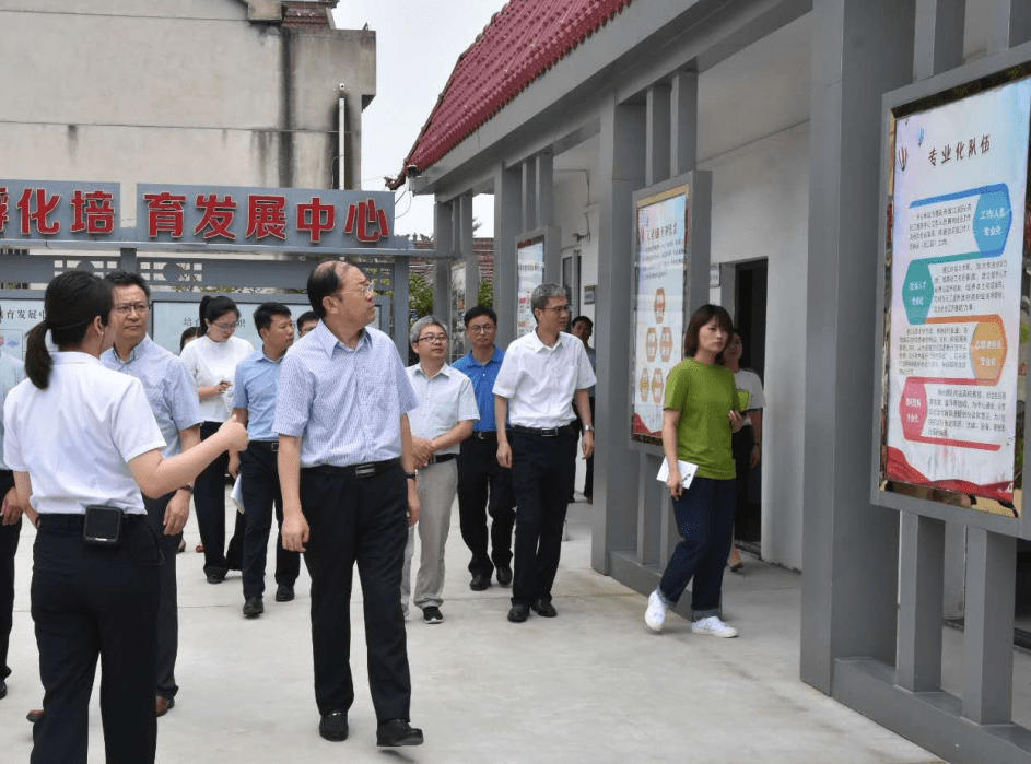 淮安市委常委,政法委书记赵洪权视察盱眙县社会组织培育工作