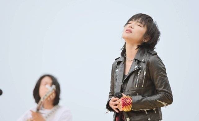 尚雯婕|原创许飞票数涨幅引发争议,把之前超女歌手的票数又拿来重提了一次