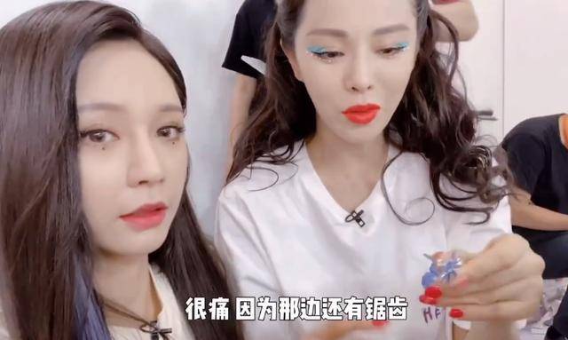 女明星|原创伊能静用发卡当耳环、张雨绮的脏辫绑了一夜,姐姐的妆容藏满心机