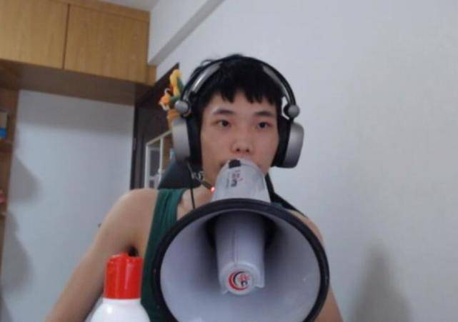 鲨鱼哟现场教学遇到火力车不用怕按照这4个步骤就能反杀