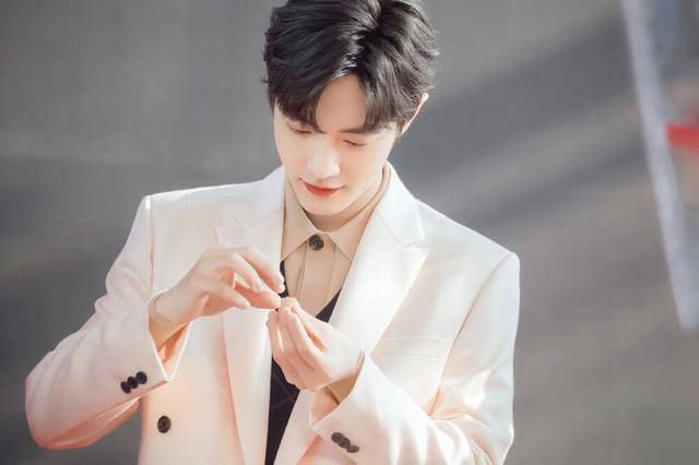 微博官方约谈肖战工作室结果:发致歉信,完全