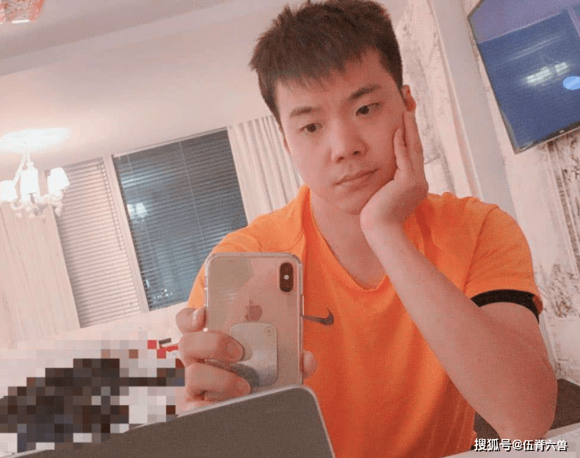 黄毅清被判15年后,前妻黄奕首次发文,晒女王范儿美照霸气十足
