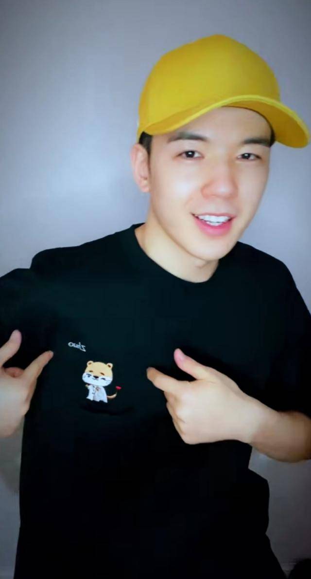 26岁仝卓疑似被打后已消失4天,不知是账号被封