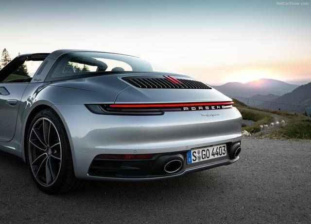 超跑保时捷911targa4