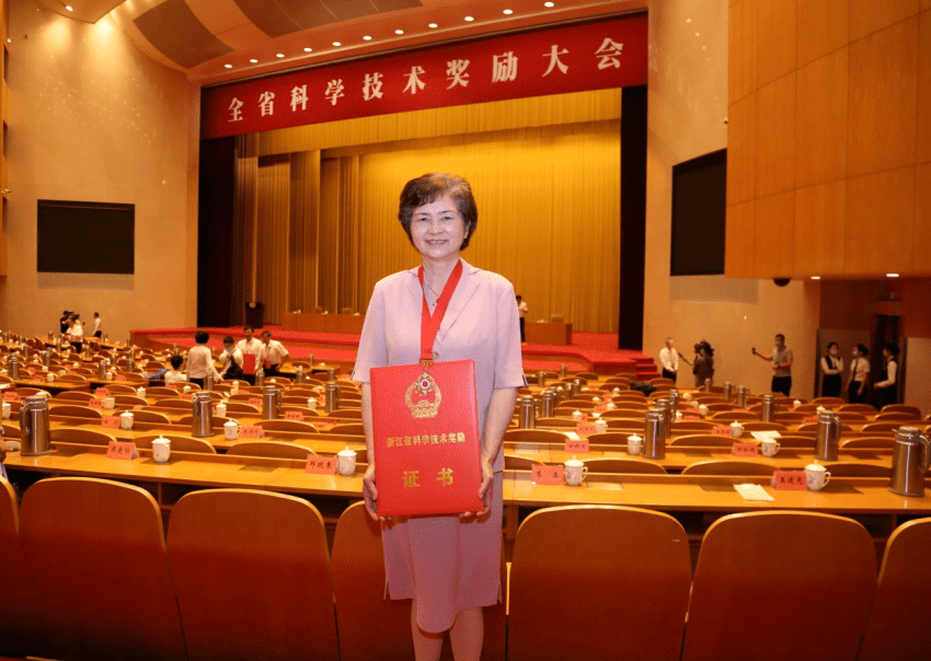 李兰娟院士获浙江科技大奖300万奖金将全部捐出用于人才培养