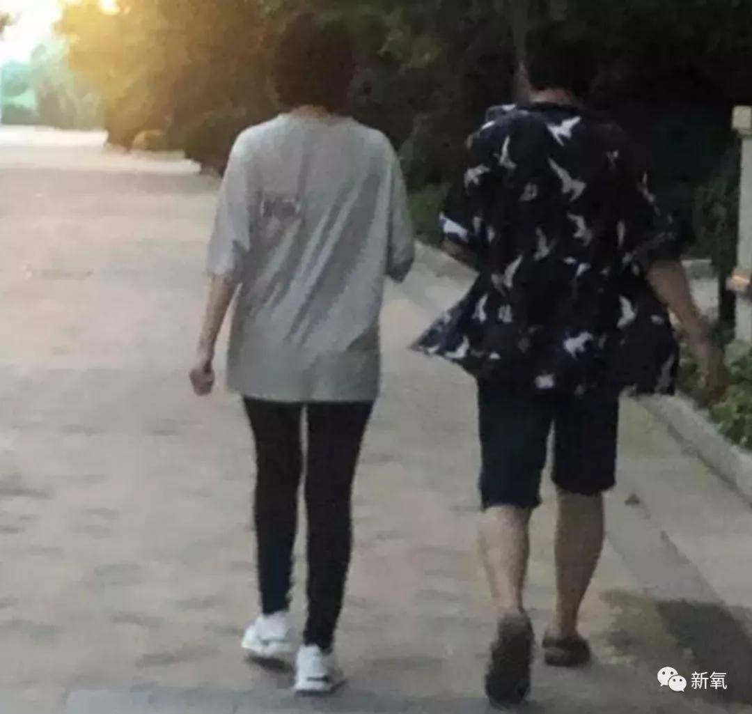 张若昀|唐艺昕产后跟张若昀出问题了??资源冻结、新戏被男方家推掉...