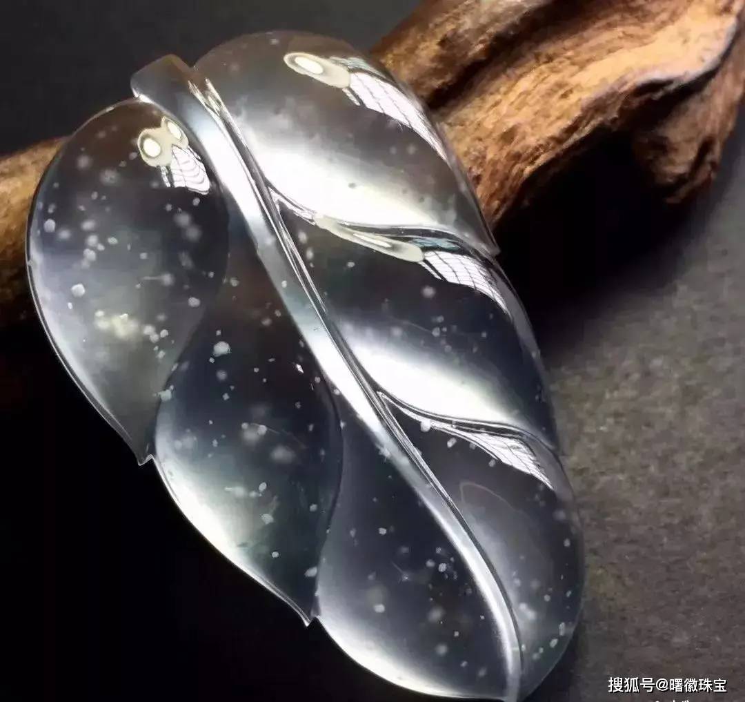 暴涨60万的翡翠原石切出高冰种木那至尊名不虚传