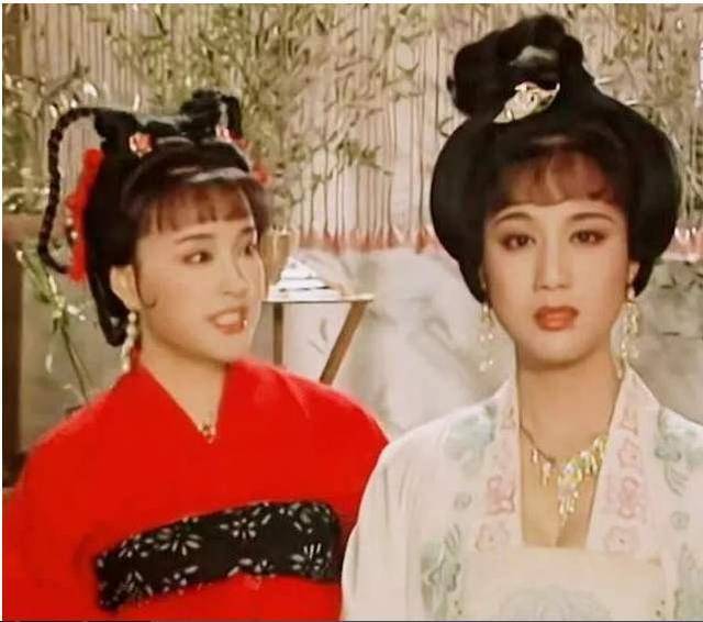 衣服|最美容妃李建群去世,设计的衣服高度还原历史,不愧第一古典美人