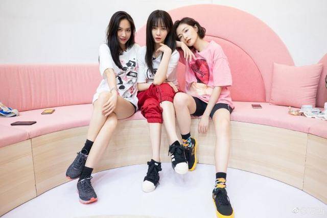 孟佳|孟佳59块钱的T恤太香了吧?盘点姐姐们的平价穿搭