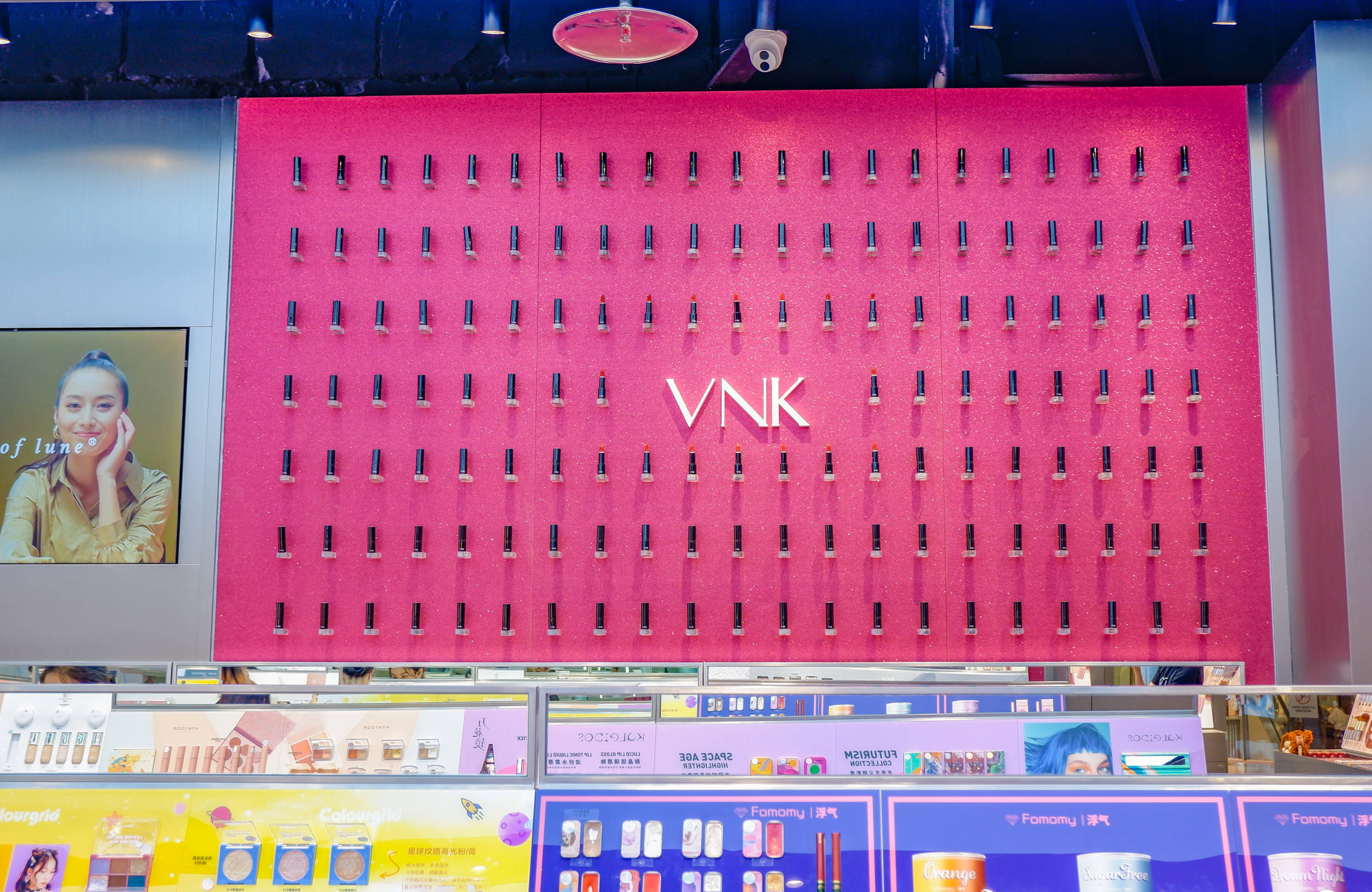 爱的|女生都爱的地方，超全颜值美妆店，WOW COLOUR好看又好拍