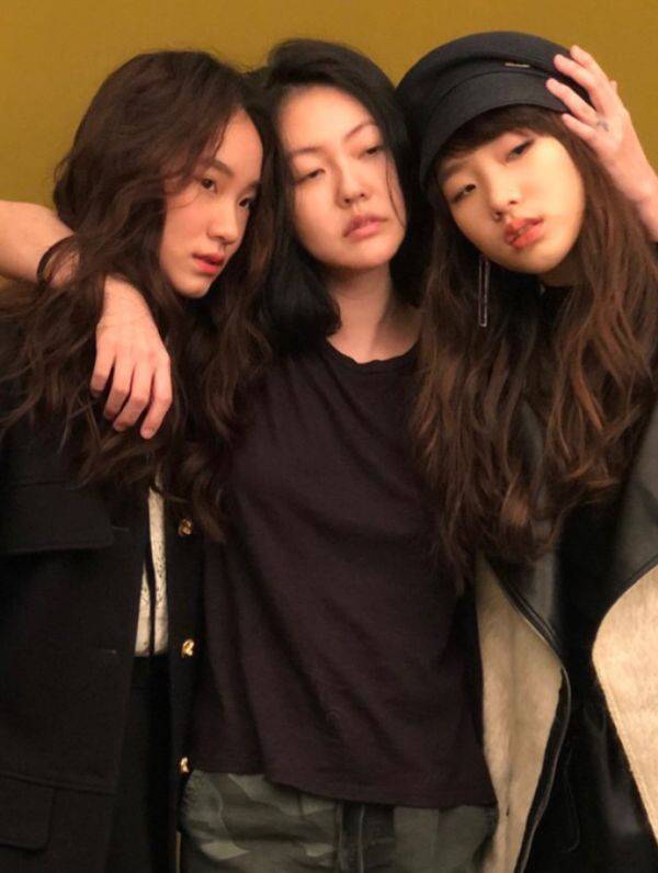 合体|小S三女儿合体拍大片,“丑女儿”全逆袭,这才是真正的超模家族