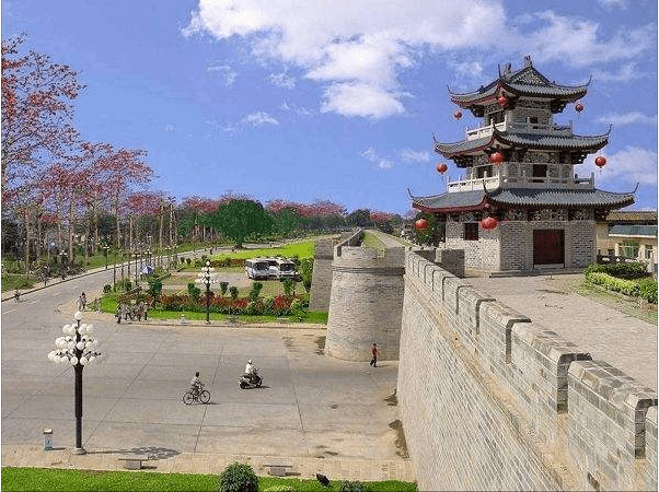 潮州八景之一凤凰时雨,变幻莫测的雨季美景,据说文人墨客都喜欢来这里