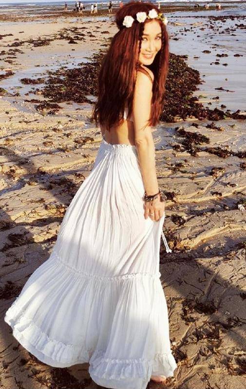 比基尼|53岁温碧霞穿比基尼，富豪老公被嘲黑又老，港风女神为显年轻太拼