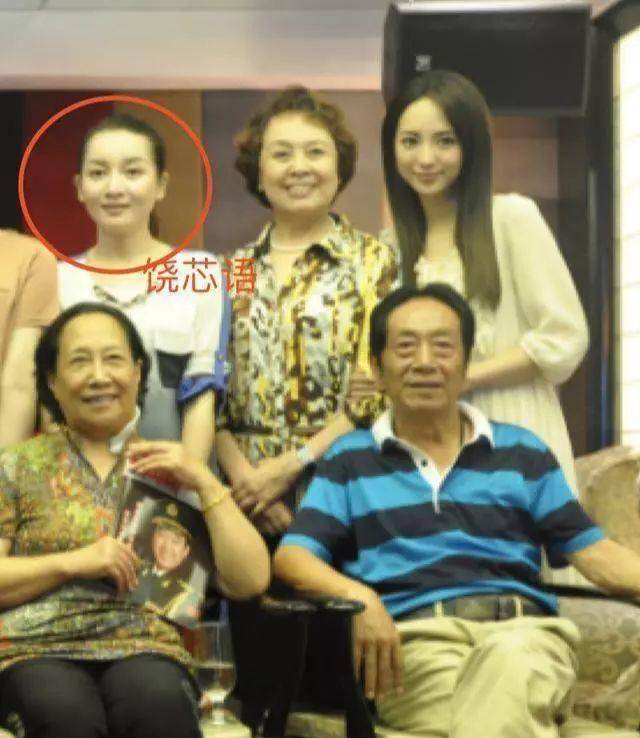 73岁王奎荣:与原配离婚后,二婚娶小37岁娇妻晚年得女