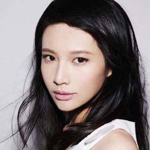 原以为嫁入豪门的她，婚后却遭非人待遇，27岁患癌过世