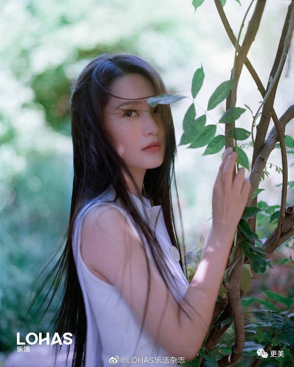 香奈儿|热巴新脸又没法看了,纯天然的她却被质疑用镰刀拉双眼皮?