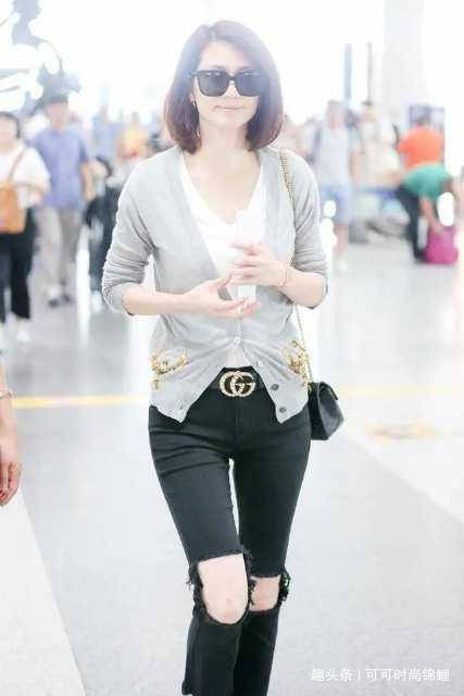 雕花|洪欣衣品突飞猛进!穿薄荷绿衬衫配雕花裙,露上身内搭洋气又高级