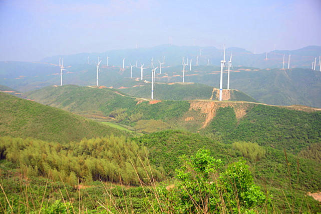 广西风电第一县兴安建设投产南方最大高山风电场