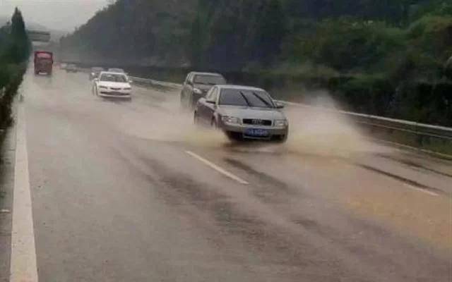 老司机开车越来越稳 f342b419d66e4b9692fc420fde4b7337.jpeg