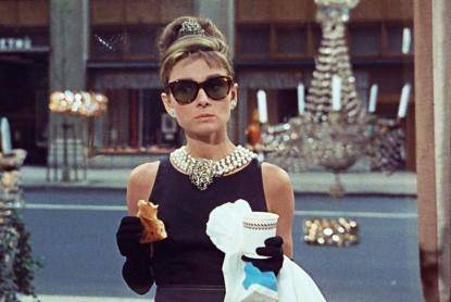 奥黛丽·赫本|法式风美到唤醒少女心！穿出来的优雅与自信，为气质与颜值做乘法