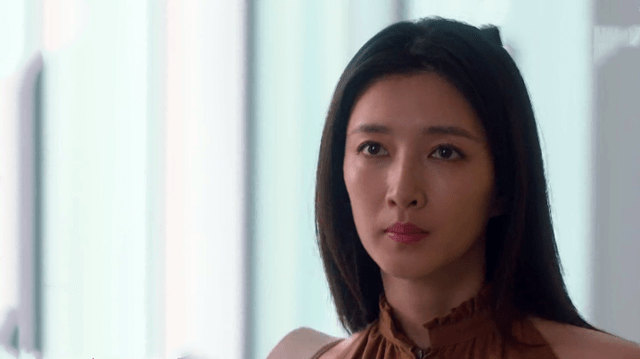 爱情|《三十而已》王漫妮手链多少钱，梁正贤没说实话，错误从误会开始