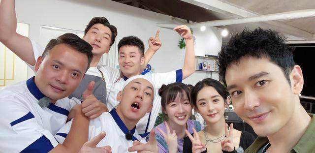 赵丽颖|原创赵丽颖、杨超越、李浩菲等人同框比美，颖宝气质温柔如沐春风