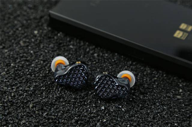 声音|体会潺潺流淌的乐符 飞傲FA9试听