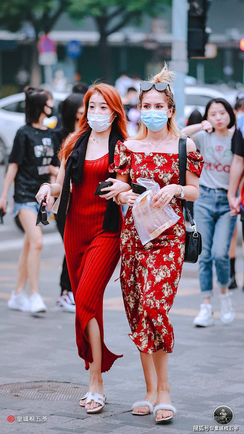 一生|街拍：优雅的气质会伴随人的一生，更能为你增添时尚的潮流气息