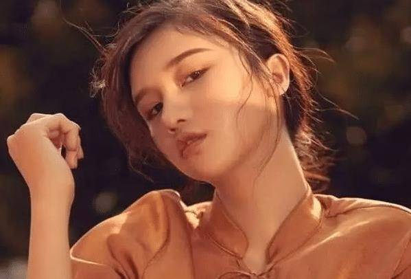 原创《重启》女人皮俑颜值不错，但禁婆比她更美，吴邪总爱招奇怪的“桃花”