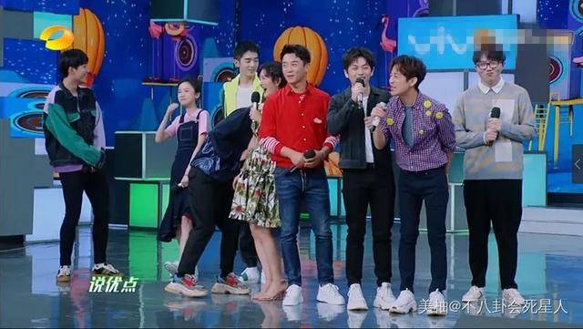 武艺|原创鞠婧祎被武艺夸赞身高，她一脸无语尬笑，何炅海涛都看不下去了