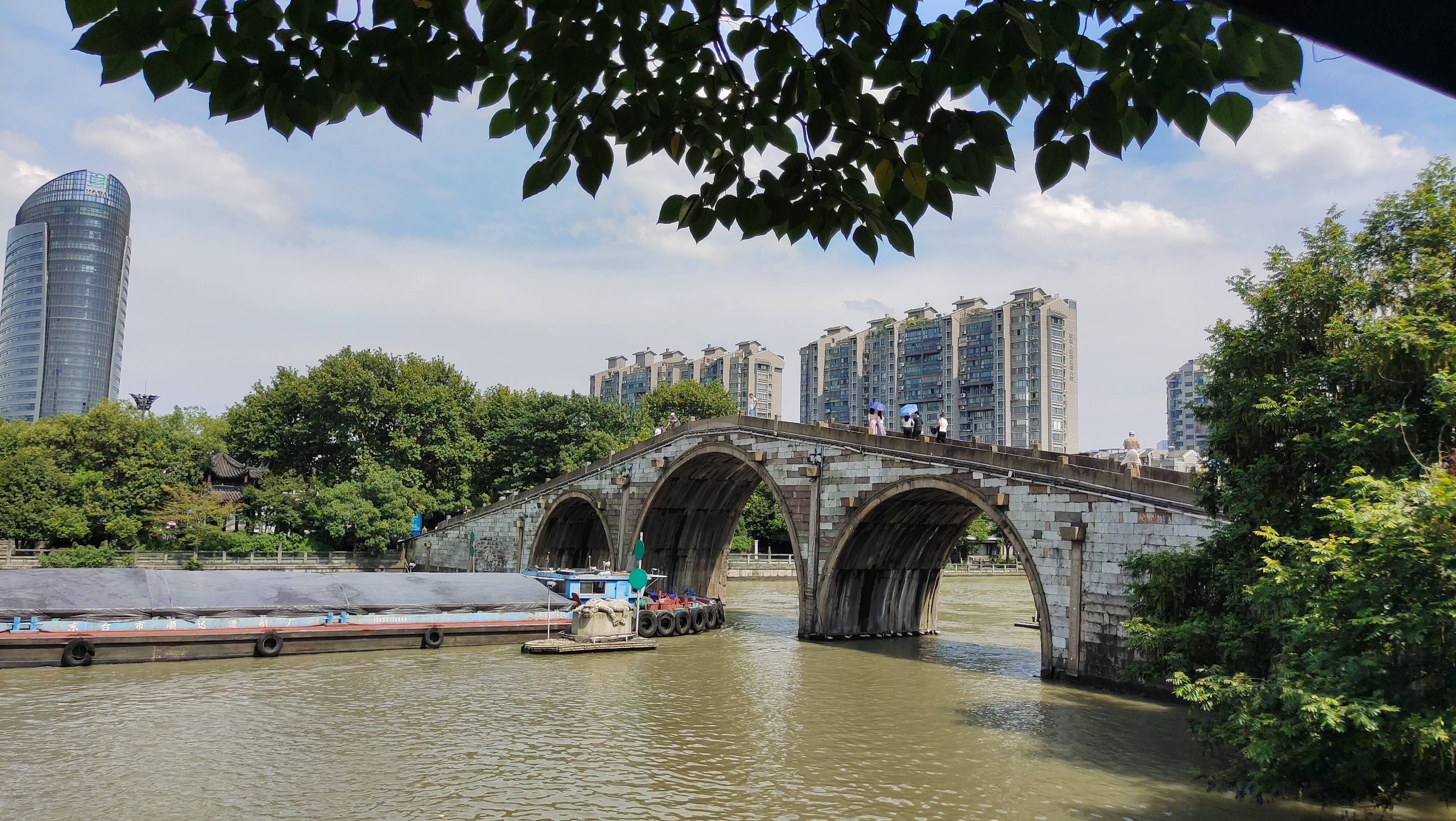 杭州拱宸桥,中国大运河畔的桥西历史文化街区,近代历史的繁华