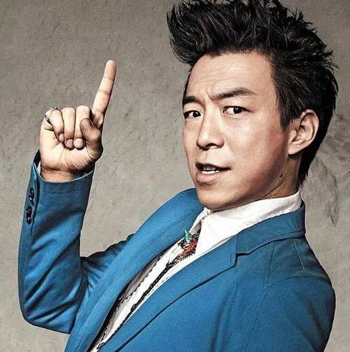 子时|50亿影帝黄渤跑场子时，就跟周迅当过“同事”了